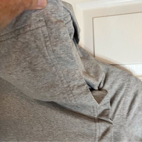 Lululemon Savasana‎ Gratitude Wrap, Size 6 Oversized. Great Condition. - Picture 7 of 10